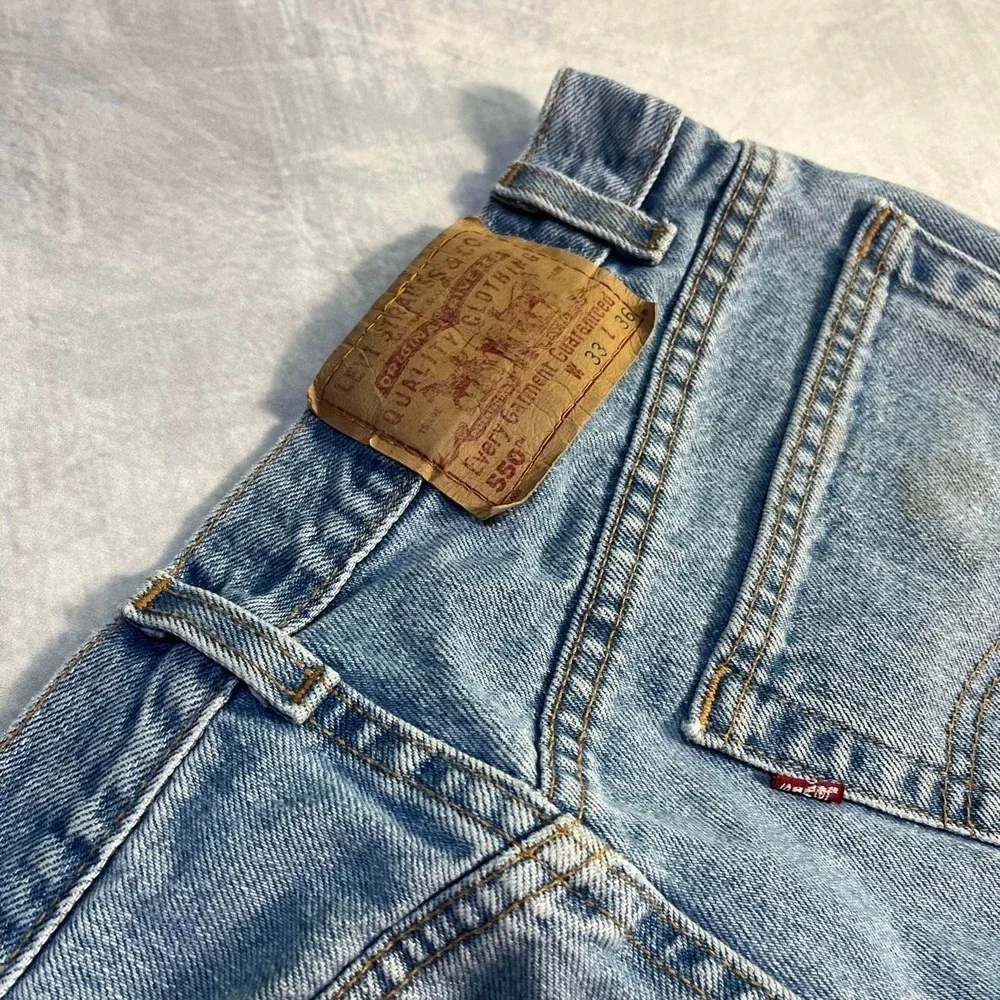 Levi's 550 Y2K 2000s Heavyweight Relaxed Fit Light Wash Blue Denim Jeans